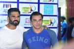 Sunil Shetty, Sohail Khan at mumbai heroes match on 29th Nov 2015